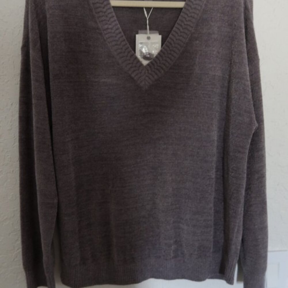 Barefoot Dreams CozyChic Ultra Lite V-Neck Pullover Size Large Grey Msrp $135 - Picture 2 of 8